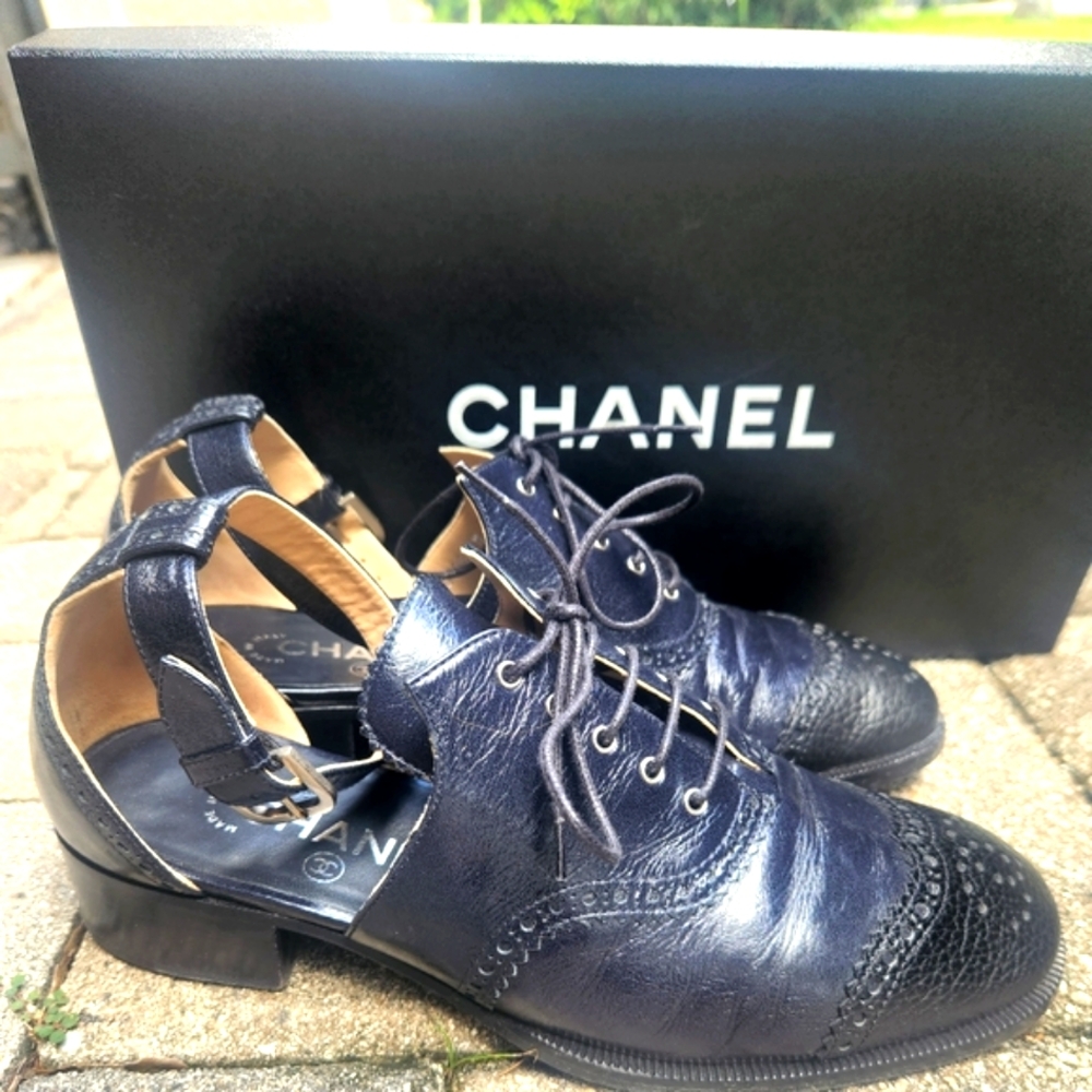 Chanel leather ankle strap loafers - Picture 2 of 15